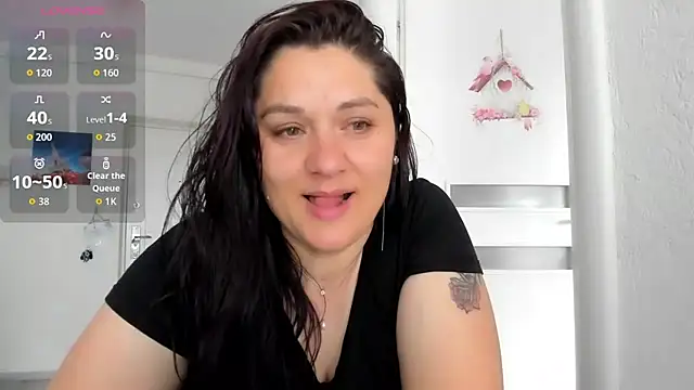 EVELYNA88 online show from May 9, 2026, 8:50 am