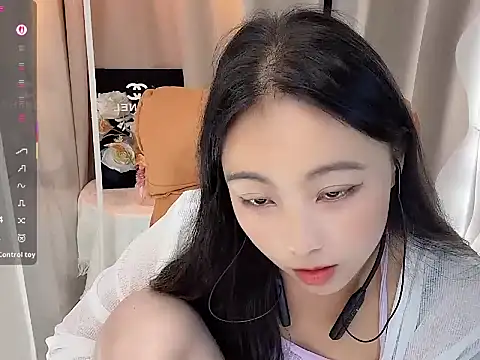 Snapshot of Lydia-668 chatting on February 13, 2026, 1:33 pm Lydia-668 online show from February 13, 2026, 1:33 pm