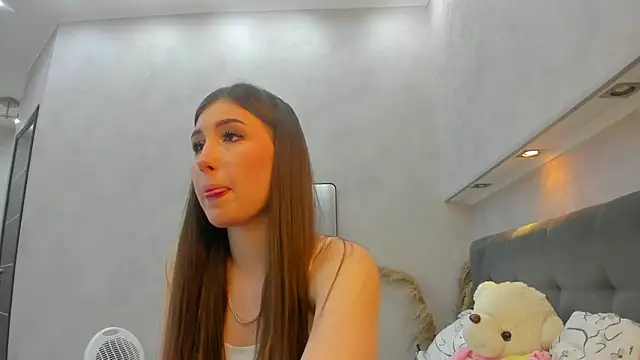 Snapshot of Emily_Lews chatting on May 22, 2026, 1:03 am Emily Lews online show from May 22, 2026, 1:03 am