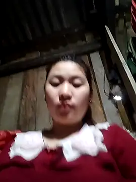 Snapshot of -Datini- chatting on February 25, 2026, 12:11 am -Datini- online show from February 25, 2026, 12:11 am