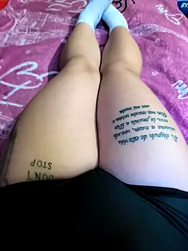 Snapshot of Bloom_Dahlia chatting on February 23, 2026, 11:05 pm Bloom Dahlia online show from February 23, 2026, 11:05 pm