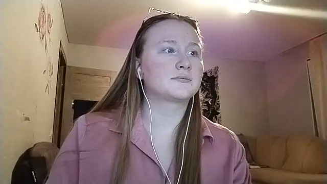 AnikaLipps online show from April 2, 2026, 10:05 pm