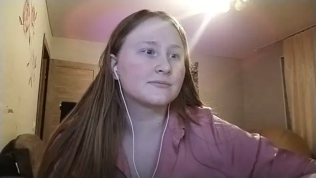 AnikaLipps online show from April 7, 2026, 2:24 am