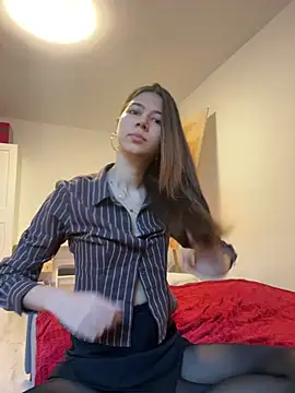 Snapshot of KiraVixenSweet chatting on February 18, 2026, 3:08 pm KiraVixenSweet online show from February 18, 2026, 3:08 pm