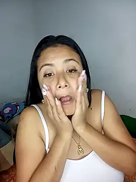 Snapshot of Gissele_Rubi chatting on March 24, 2026, 3:17 am Gissele Rubi online show from March 24, 2026, 3:17 am
