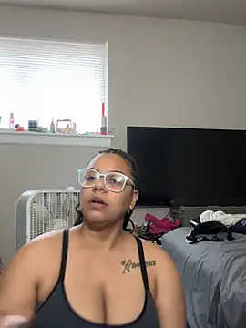 Snapshot of Caramel_drip chatting on February 15, 2026, 7:57 pm Caramel drip online show from February 15, 2026, 7:57 pm