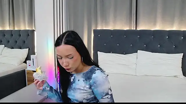 Snapshot of VikkyVonn chatting on July 16, 2026, 11:07 am VikkyVonn online show from July 16, 2026, 11:07 am