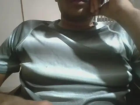 0BANANABANANA0 online show from February 15, 2026, 4:39 pm