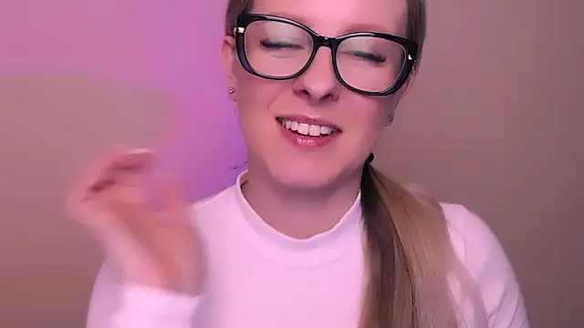 AnnePeach online show from March 12, 2026, 6:01 pm