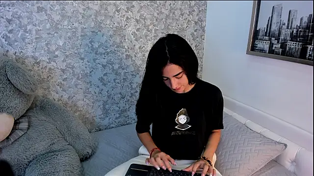 Anika H online show from March 3, 2026, 11:50 am