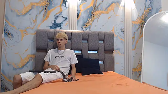 YOUNG BOYS HELL online show from July 18, 2026, 1:47 am
