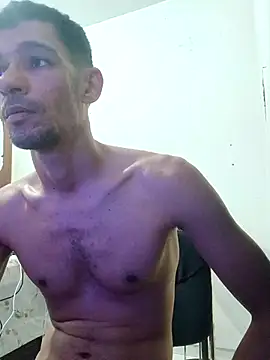 Snapshot of MagrinhoPika chatting on February 14, 2026, 3:29 am MagrinhoPika online show from February 14, 2026, 3:29 am