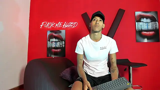 GREEN BOYS online show from February 26, 2026, 7:30 am