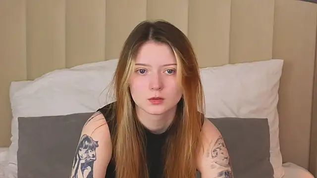 Snapshot of AlyssFrost chatting on June 27, 2026, 2:39 am AlyssFrost online show from June 27, 2026, 2:39 am
