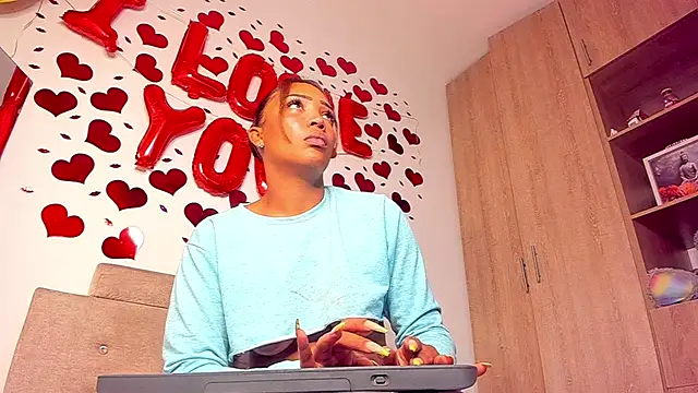 Giulia Cash online show from March 6, 2026, 12:00 pm