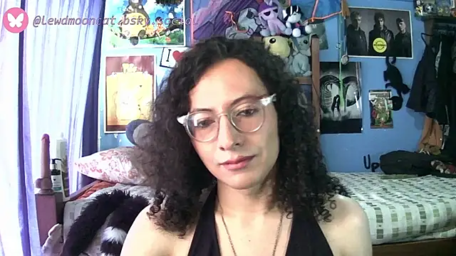 lewd mooncat online show from May 15, 2026, 6:28 pm