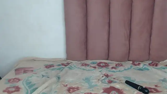 Snapshot of BigBootyEbony_ chatting on April 8, 2026, 6:53 pm BigBootyEbony online show from April 8, 2026, 6:53 pm