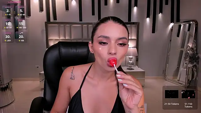 JulietteMoreau online show from July 5, 2026, 11:22 pm
