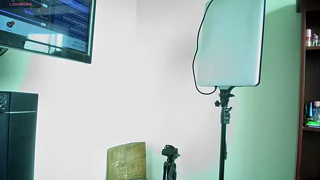 Snapshot of oriana_thomson01 chatting on May 26, 2026, 1:31 pm oriana thomson01 online show from May 26, 2026, 1:31 pm