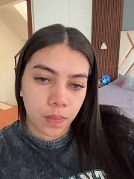 Luna rousse26 online show from April 14, 2026, 12:10 pm