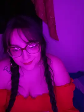 daphneev online show from May 20, 2026, 12:18 am
