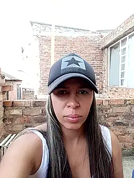 Snapshot of kiki_milu chatting on April 30, 2026, 8:57 pm kiki milu online show from April 30, 2026, 8:57 pm