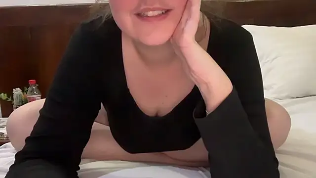 Ewelinababy online show from May 5, 2026, 10:13 pm