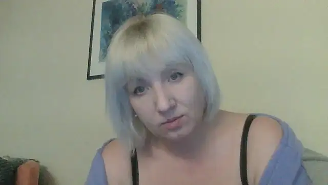 Snapshot of Alena1107 chatting on February 19, 2026, 8:28 pm Alena1107 online show from February 19, 2026, 8:28 pm