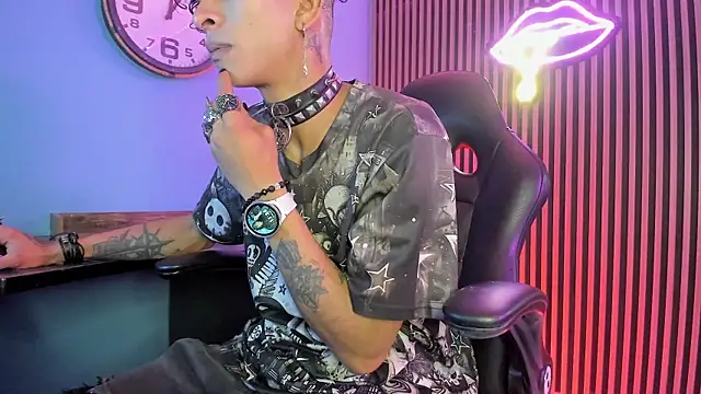 Snapshot of Maximoking26 chatting on February 23, 2026, 4:36 am Maximoking26 online show from February 23, 2026, 4:36 am