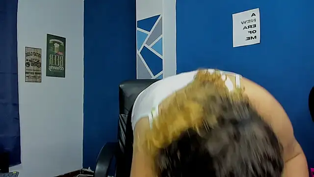 goodgirlxxl online show from March 21, 2026, 10:35 pm