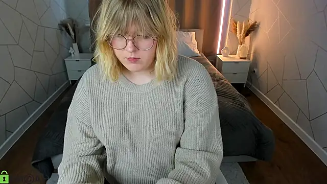 luna c0ra online show from April 1, 2026, 1:08 am