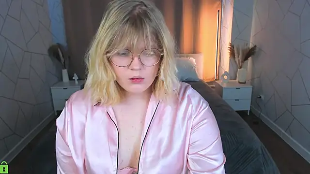 luna c0ra online show from April 10, 2026, 1:12 am