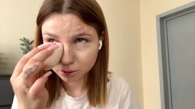 Snapshot of PledHoly chatting on February 23, 2026, 10:49 am PledHoly online show from February 23, 2026, 10:49 am