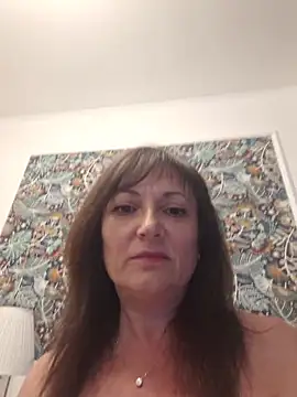 Snapshot of SaraGina chatting on April 28, 2026, 9:19 pm SaraGina online show from April 28, 2026, 9:19 pm