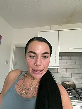 Darkfantisyx online show from April 3, 2026, 1:39 pm