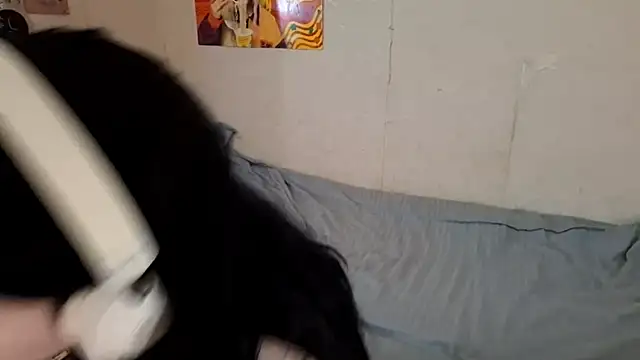 Snapshot of MindyMinty chatting on April 6, 2026, 4:30 am MindyMinty online show from April 6, 2026, 4:30 am