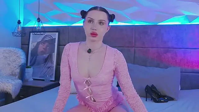 EfiKhalifa online show from March 22, 2026, 4:27 am