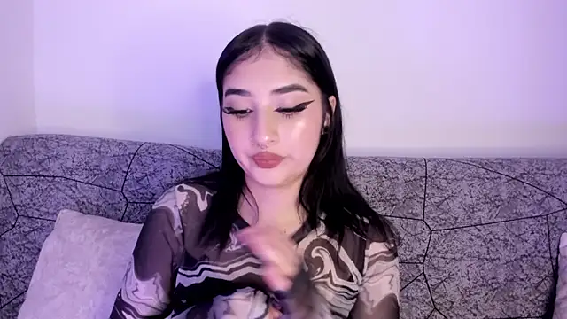 Snapshot of Kattengel_ chatting on May 6, 2026, 1:20 am Kattengel online show from May 6, 2026, 1:20 am
