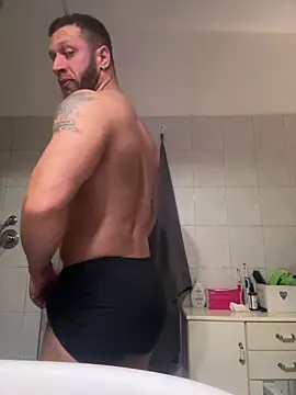 Snapshot of Tiziano94 chatting on February 25, 2026, 10:04 am Tiziano94 online show from February 25, 2026, 10:04 am