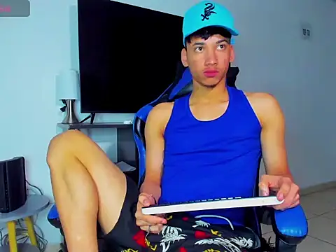 Lyam Russo online show from April 5, 2026, 7:48 am