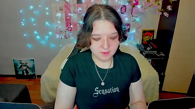 Snapshot of Kate_Acid chatting on July 16, 2026, 11:24 pm Kate Acid online show from July 16, 2026, 11:24 pm
