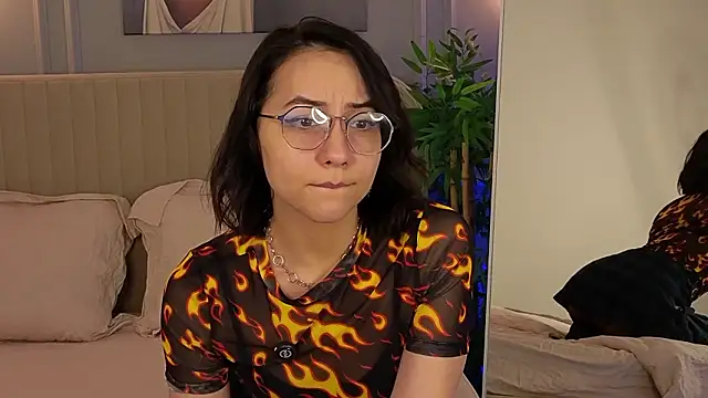 SweetElya online show from March 21, 2026, 7:09 am