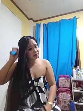 Snapshot of Polished_Princess chatting on April 5, 2026, 12:01 pm Polished Princess online show from April 5, 2026, 12:01 pm
