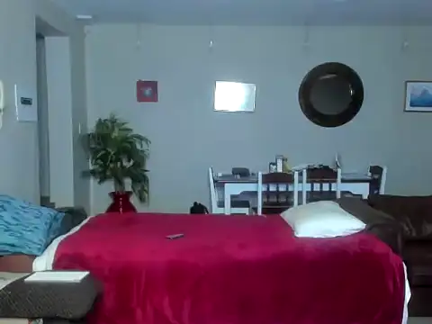 Snapshot of Mimirosexxx chatting on February 19, 2026, 12:18 am Mimirosexxx online show from February 19, 2026, 12:18 am