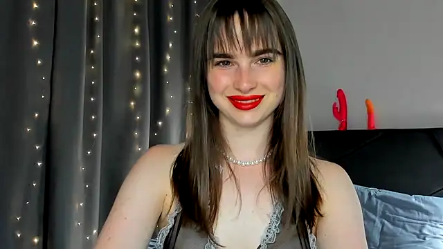 Snapshot of megann_fox2 chatting on June 16, 2026, 6:08 pm megann fox2 online show from June 16, 2026, 6:08 pm