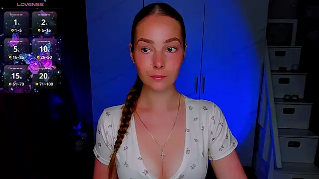 Snapshot of Maddy_Wood_ chatting on July 3, 2026, 4:24 pm Maddy Wood online show from July 3, 2026, 4:24 pm
