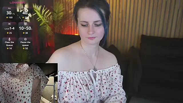 AlisaGracee online show from May 15, 2026, 12:47 pm