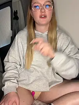 Snapshot of melanieTesss chatting on February 23, 2026, 2:39 pm melanieTesss online show from February 23, 2026, 2:39 pm