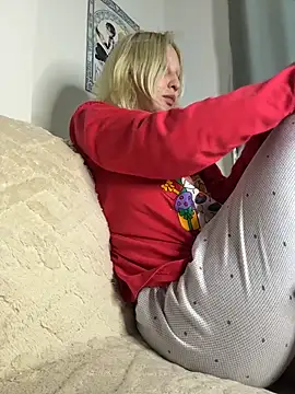 Snapshot of urlittlebaby666 chatting on March 2, 2026, 7:37 am urlittlebaby666 online show from March 2, 2026, 7:37 am