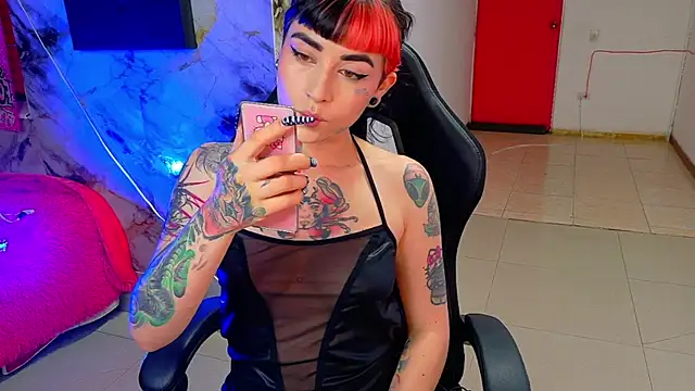 nova kitttyy online show from March 13, 2026, 9:42 pm